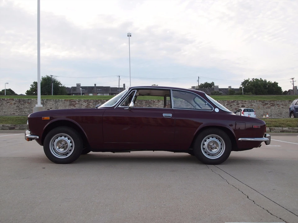 1973 Alfa Romeo 2000 GT Veloce - Image 26 of 31