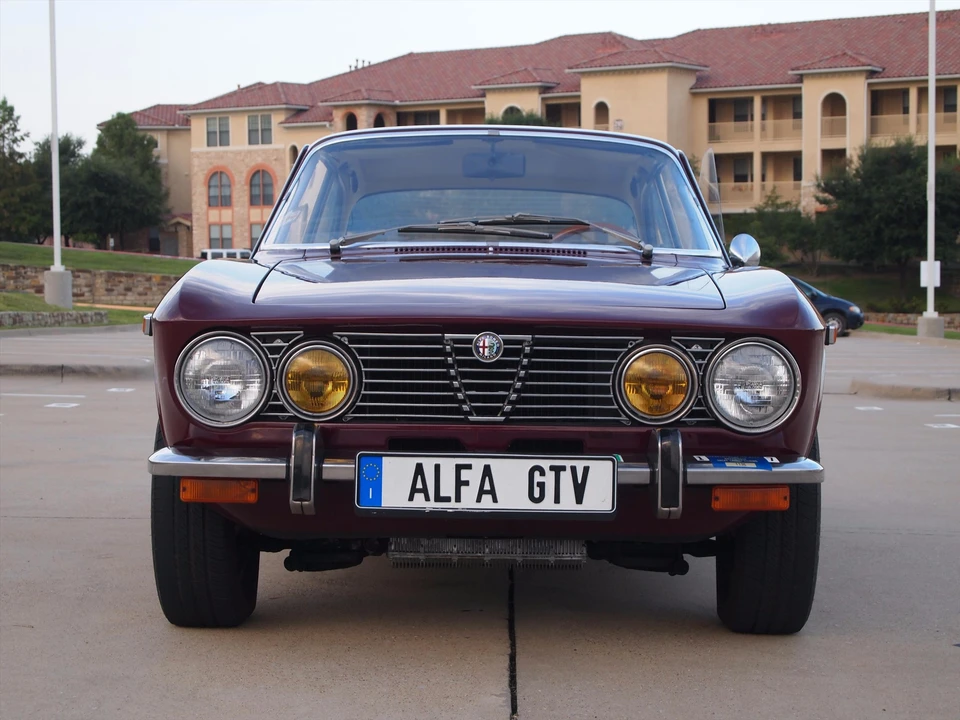 1973 Alfa Romeo 2000 GT Veloce - Image 8 of 31