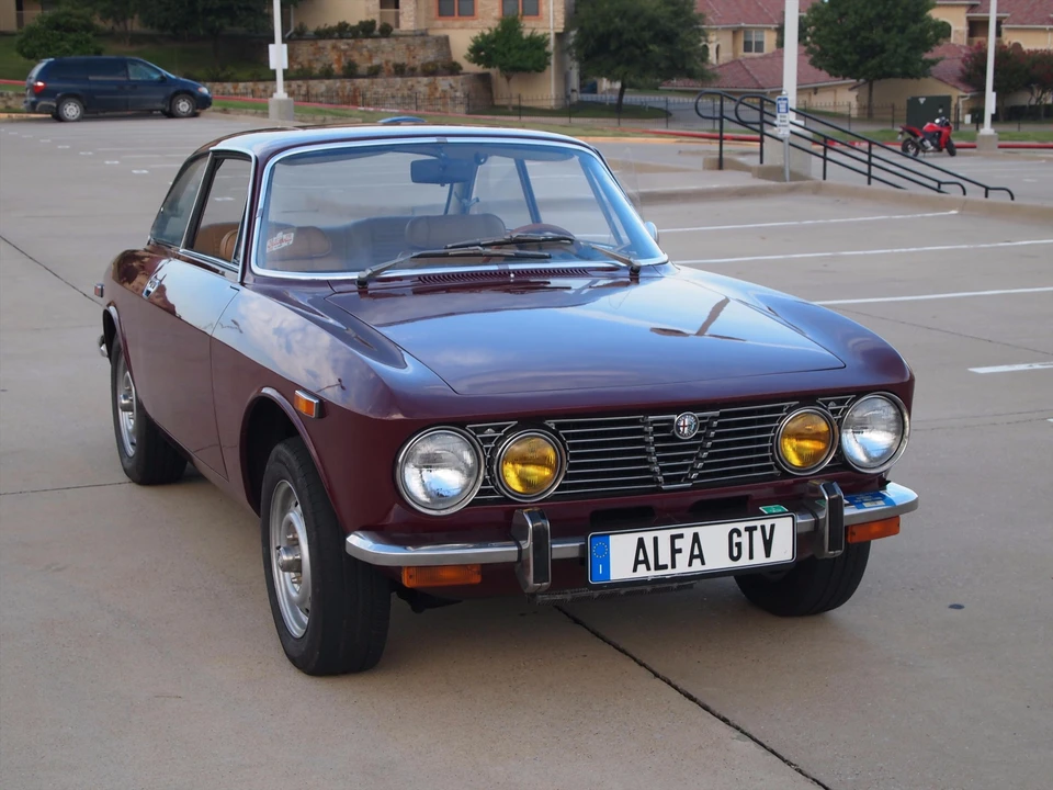 1973 Alfa Romeo 2000 GT Veloce - Image 9 of 31