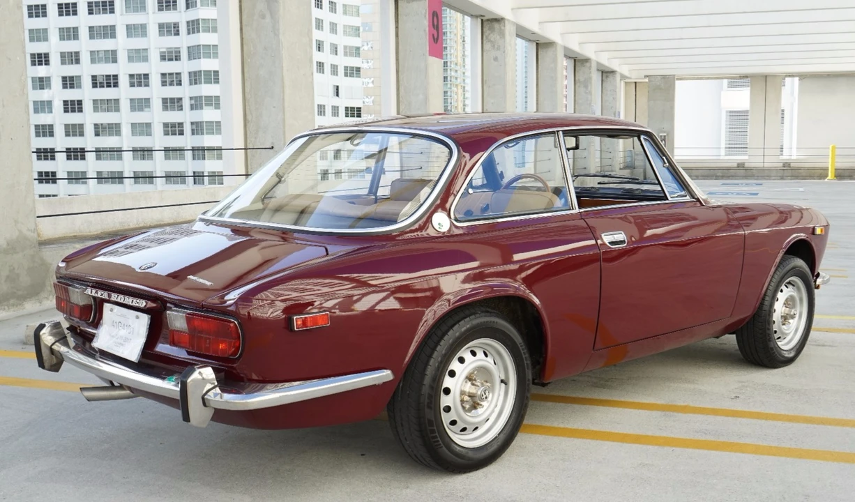 1973 Alfa Romeo 2000 GT Veloce - Image 12 of 31