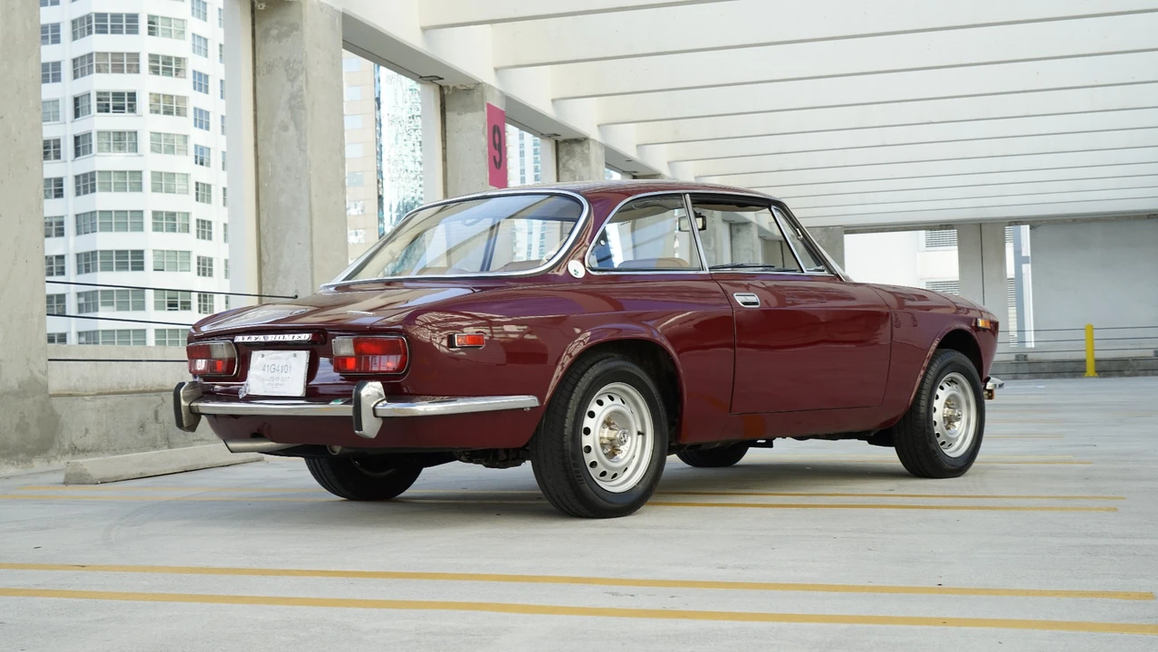 1973 Alfa Romeo 2000 GT Veloce - Image 16 of 31