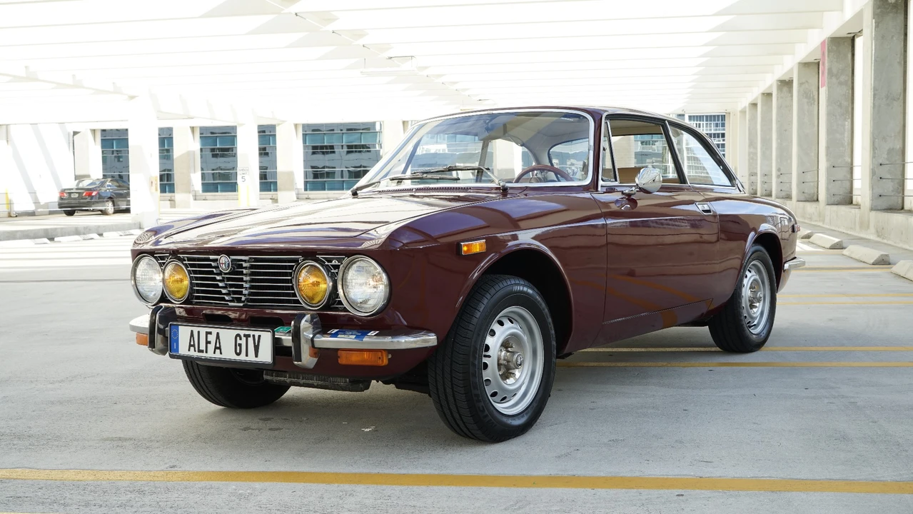 1973 Alfa Romeo 2000 GT Veloce - Image 2 of 31