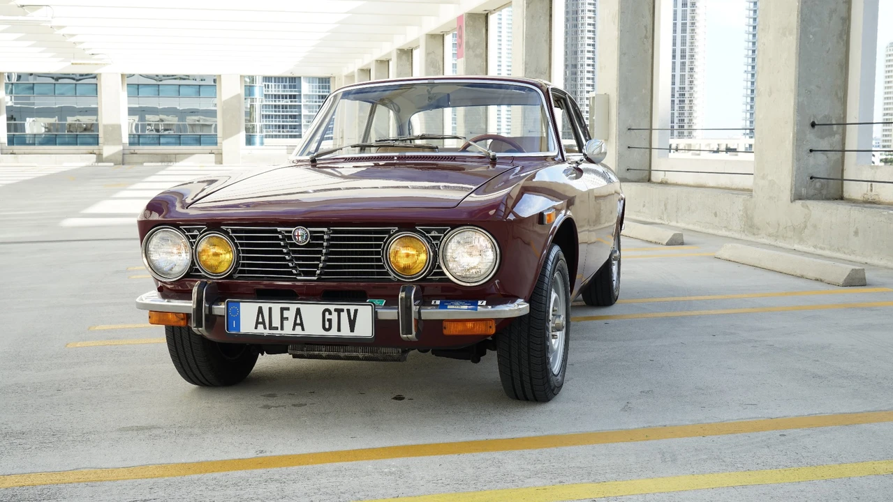 1973 Alfa Romeo 2000 GT Veloce - Image 4 of 31