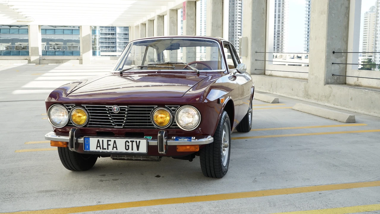 1973 Alfa Romeo 2000 GT Veloce - Image 5 of 31