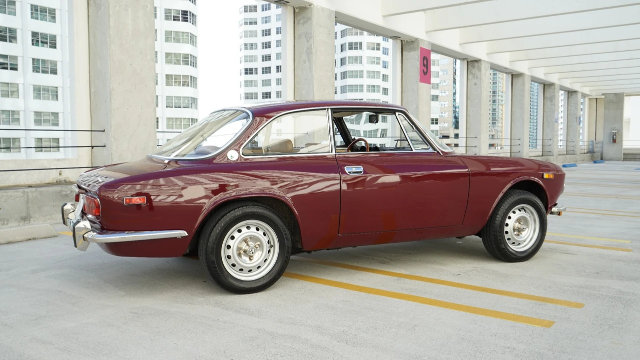 1973 Alfa Romeo 2000 GT Veloce - Image 10 of 31