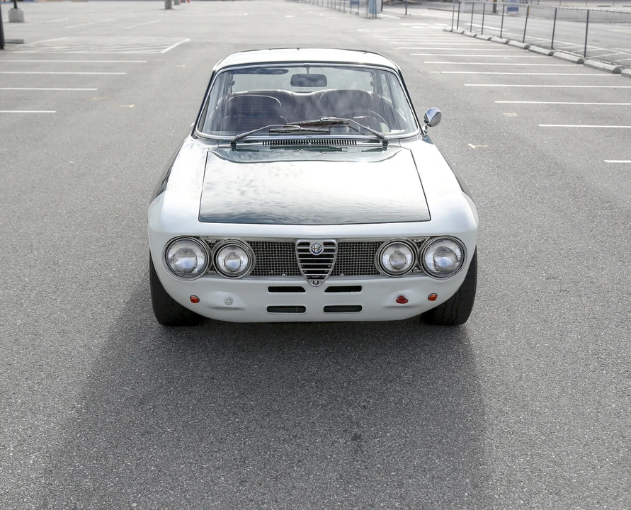 1973 Alfa Romeo 2000 GT Veloce - Image 5 of 31