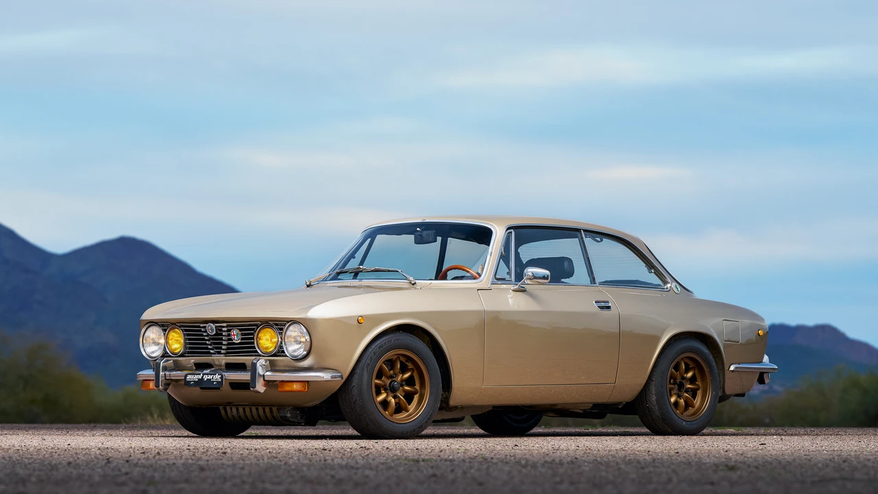 1973 Alfa Romeo 2000 GT Veloce - Image 13 of 31