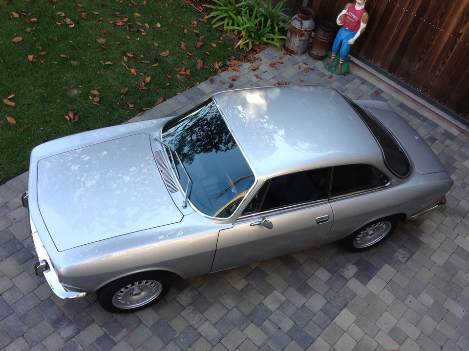 1973 Alfa Romeo 2000 GT Veloce - Image 4 of 31