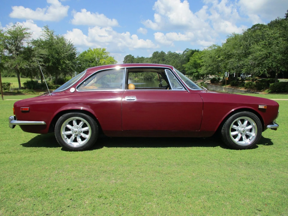 1973 Alfa Romeo 2000 GT Veloce - Image 11 of 31