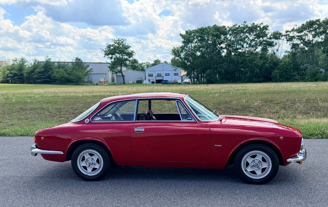 1973 Alfa Romeo 2000 GT Veloce - Image 28 of 31