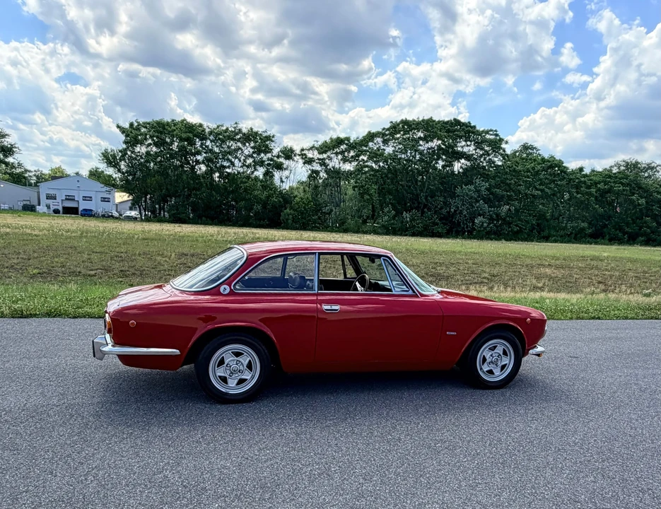 1973 Alfa Romeo 2000 GT Veloce - Image 30 of 31