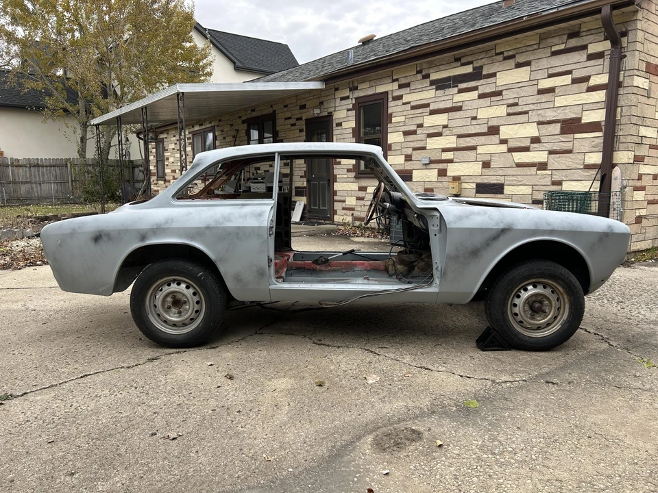 1973 Alfa Romeo 2000 GT Veloce - Image 22 of 31