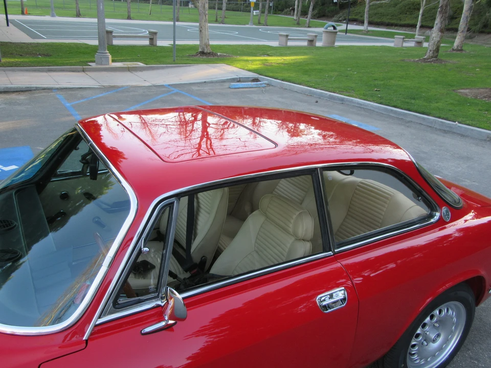 1973 Alfa Romeo 2000 GT Veloce - Image 25 of 31