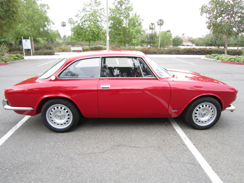 1973 Alfa Romeo 2000 GT Veloce - Image 8 of 31