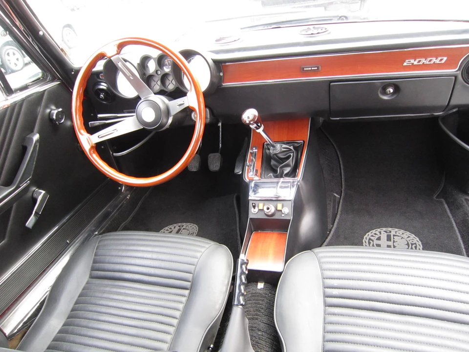 1973 Alfa Romeo 2000 GT Veloce - Image 27 of 31