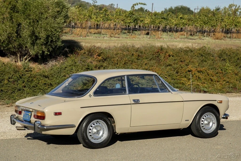 1973 Alfa Romeo 2000 GT Veloce - Image 5 of 21