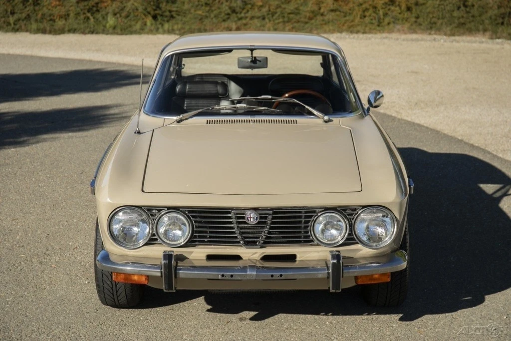 1973 Alfa Romeo 2000 GT Veloce - Image 8 of 21