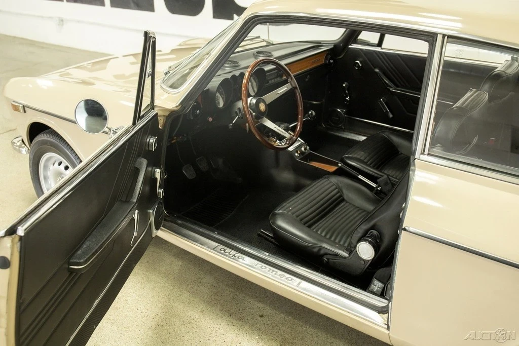 1973 Alfa Romeo 2000 GT Veloce - Image 11 of 21