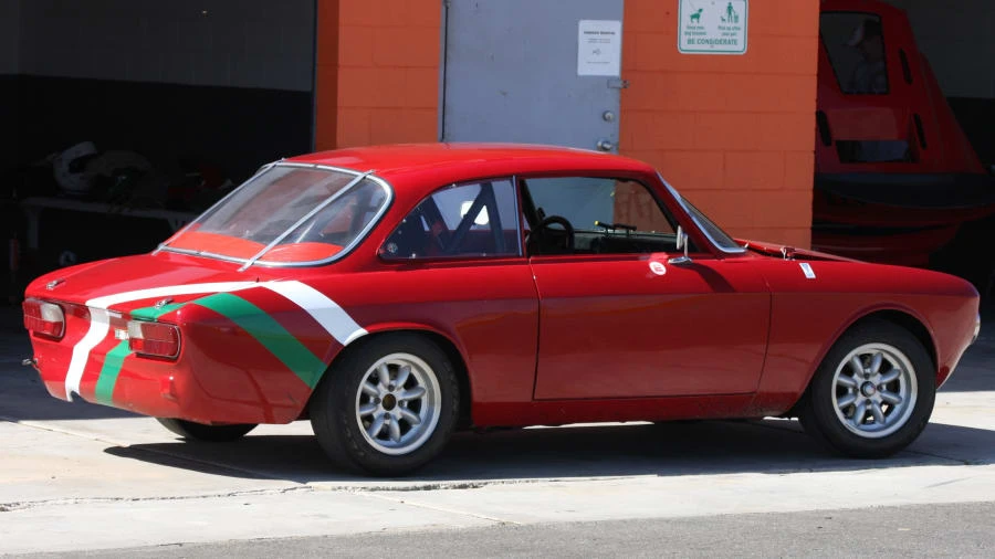 1973 Alfa Romeo 2000 GT Veloce - Image 2 of 8