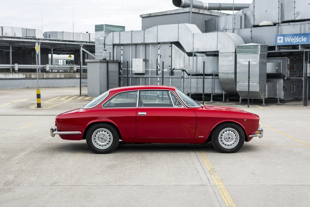 1973 Alfa Romeo 2000 GT Veloce - Image 4 of 31