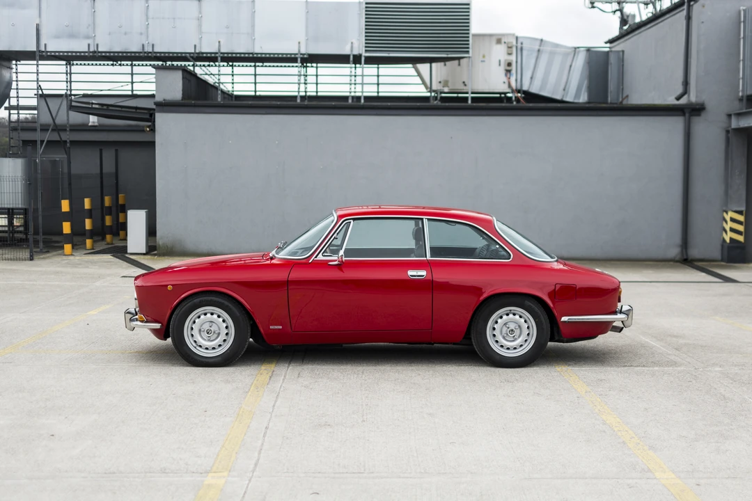 1973 Alfa Romeo 2000 GT Veloce - Image 8 of 31