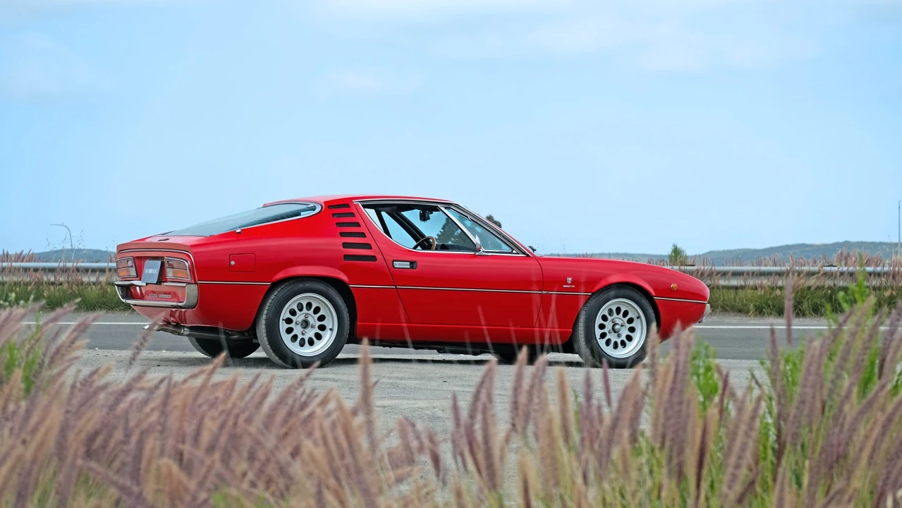 1973 Alfa Romeo Montreal - Image 24 of 31