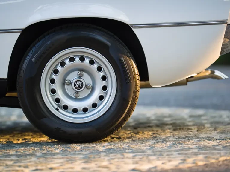 1973 Alfa Romeo Montreal - Image 10 of 26