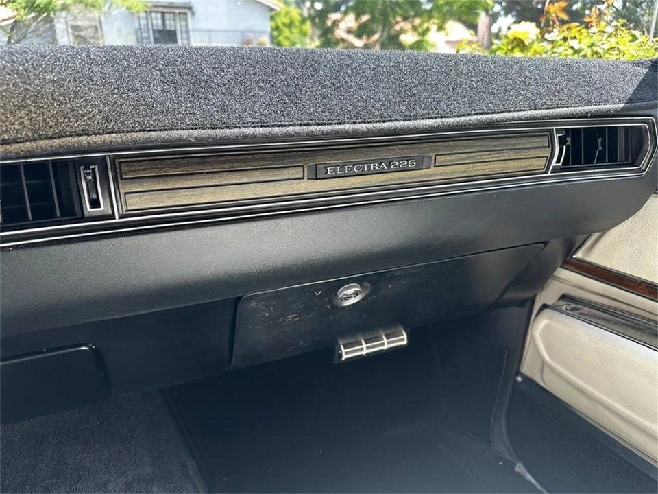 1973 Buick Electra - Image 17 of 31