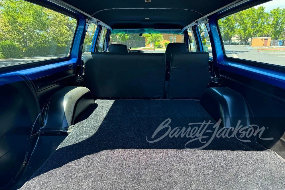 1973 Chevrolet Suburban 7th Gen - Image 10 of 26