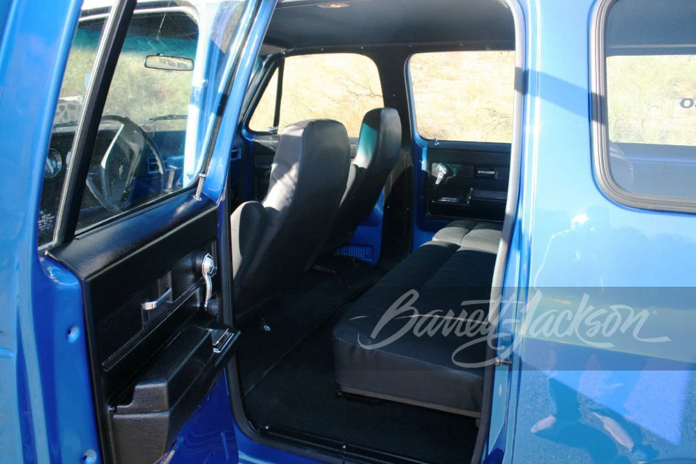 1973 Chevrolet Suburban 7th Gen - Image 13 of 26