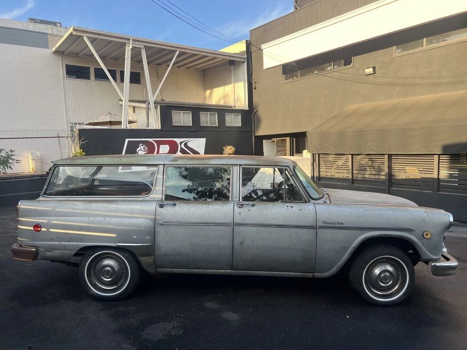 1973 Checker - Image 10 of 31
