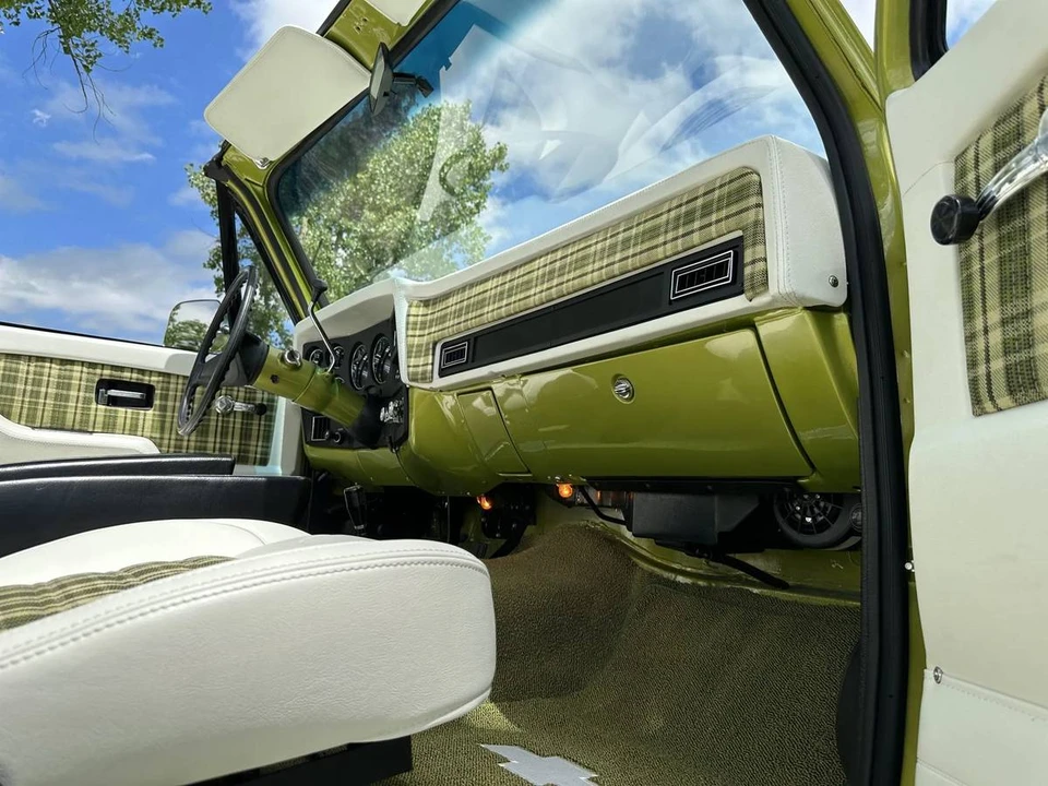 1973 Chevrolet K5 Blazer 2nd Gen - Image 9 of 15