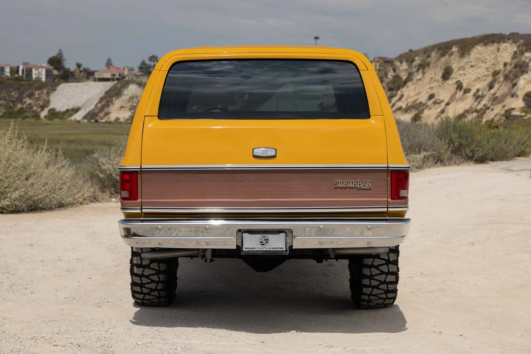 1973 Chevrolet Suburban 7th Gen - Image 18 of 31