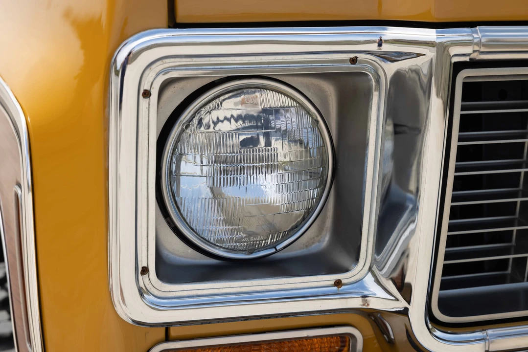 1973 Chevrolet Suburban 7th Gen - Image 31 of 31