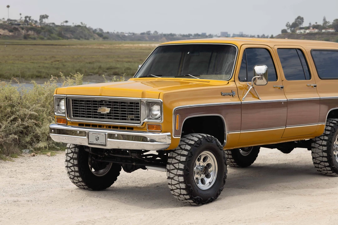 1973 Chevrolet Suburban 7th Gen - Image 24 of 31