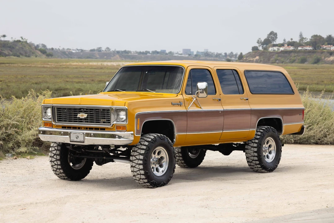 1973 Chevrolet Suburban 7th Gen - Image 4 of 31