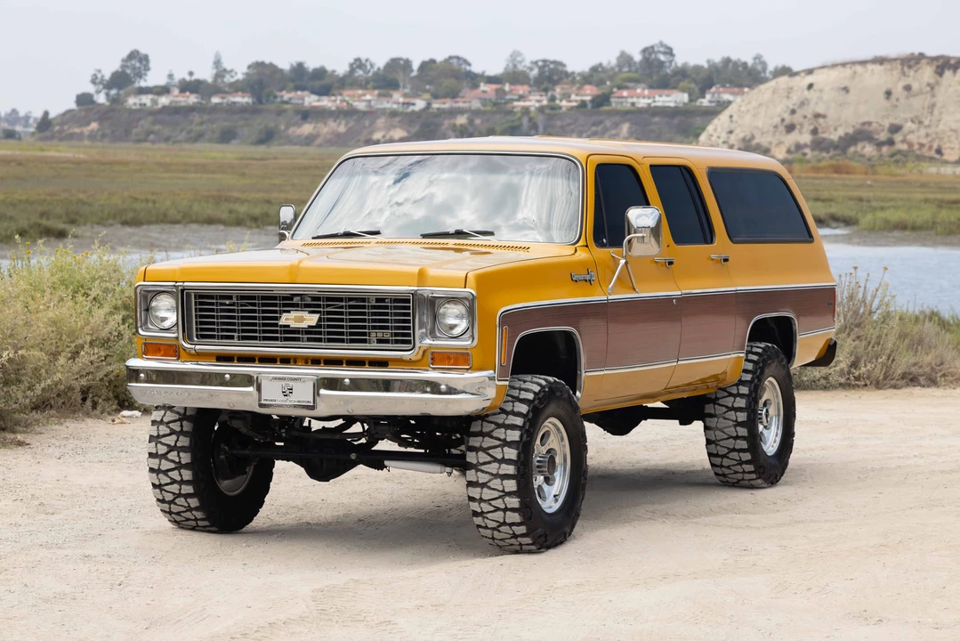 1973 Chevrolet Suburban 7th Gen - Image 6 of 31