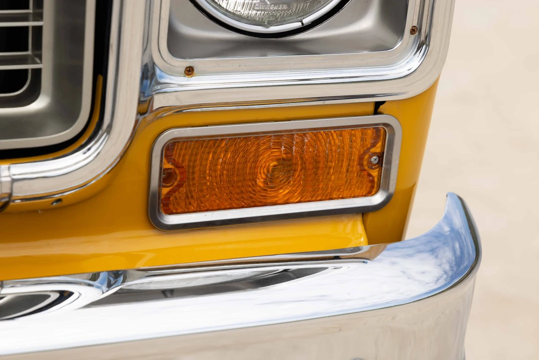 1973 Chevrolet Suburban 7th Gen - Image 27 of 31