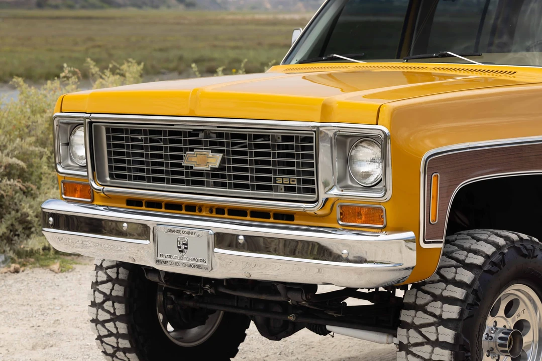 1973 Chevrolet Suburban 7th Gen - Image 25 of 31