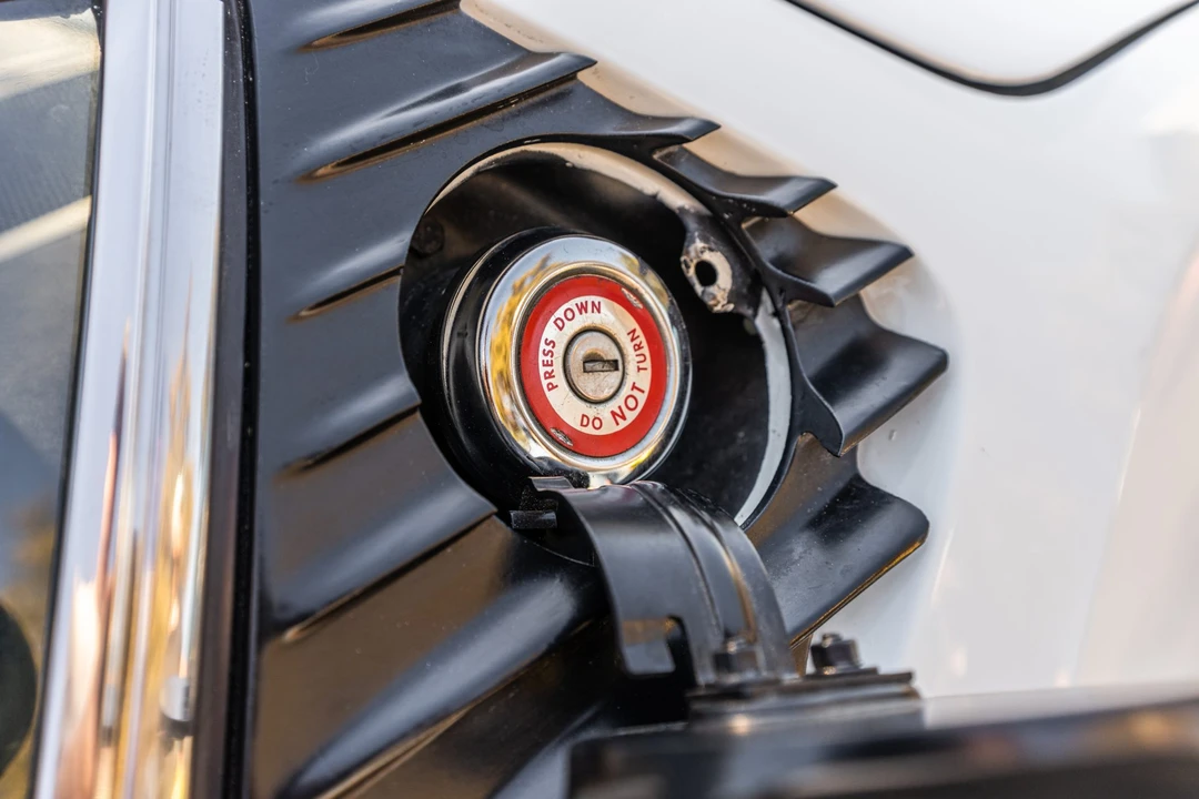 1973 DeTomaso Pantera - Image 21 of 31