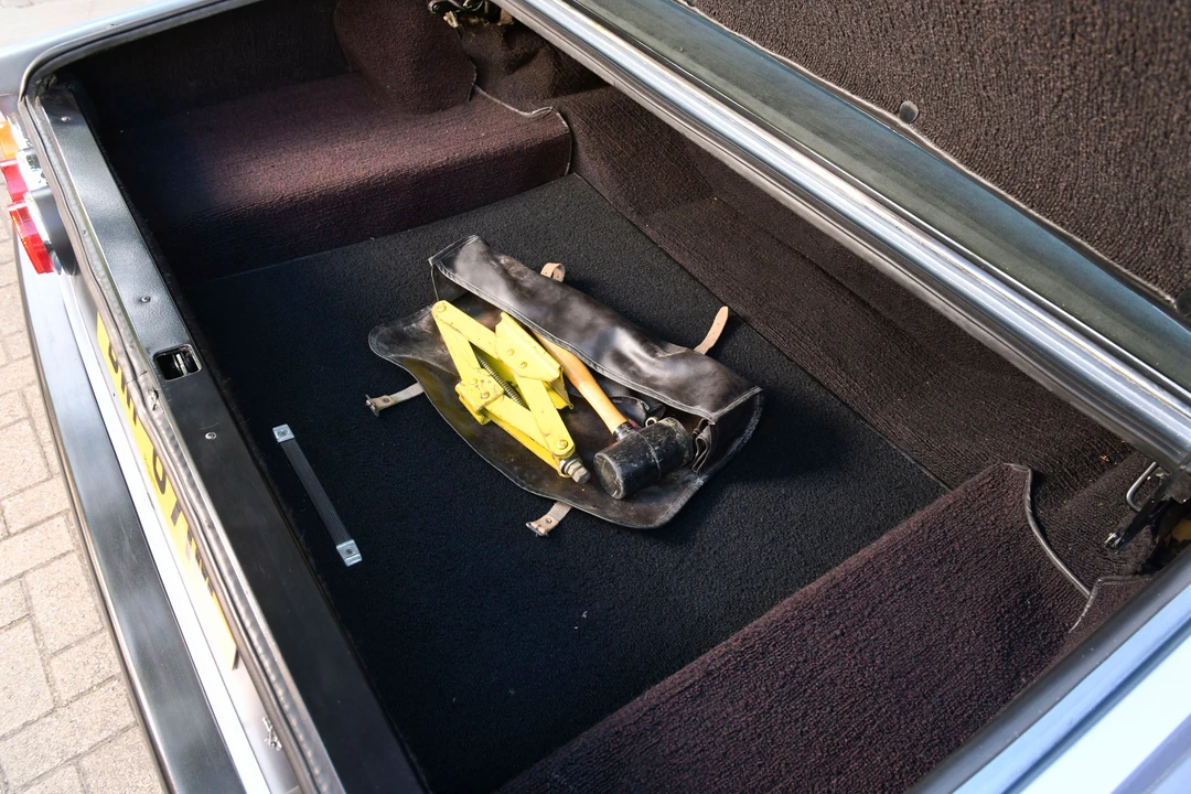 1973 Ferrari 365 GT4 2+2 - Image 24 of 31