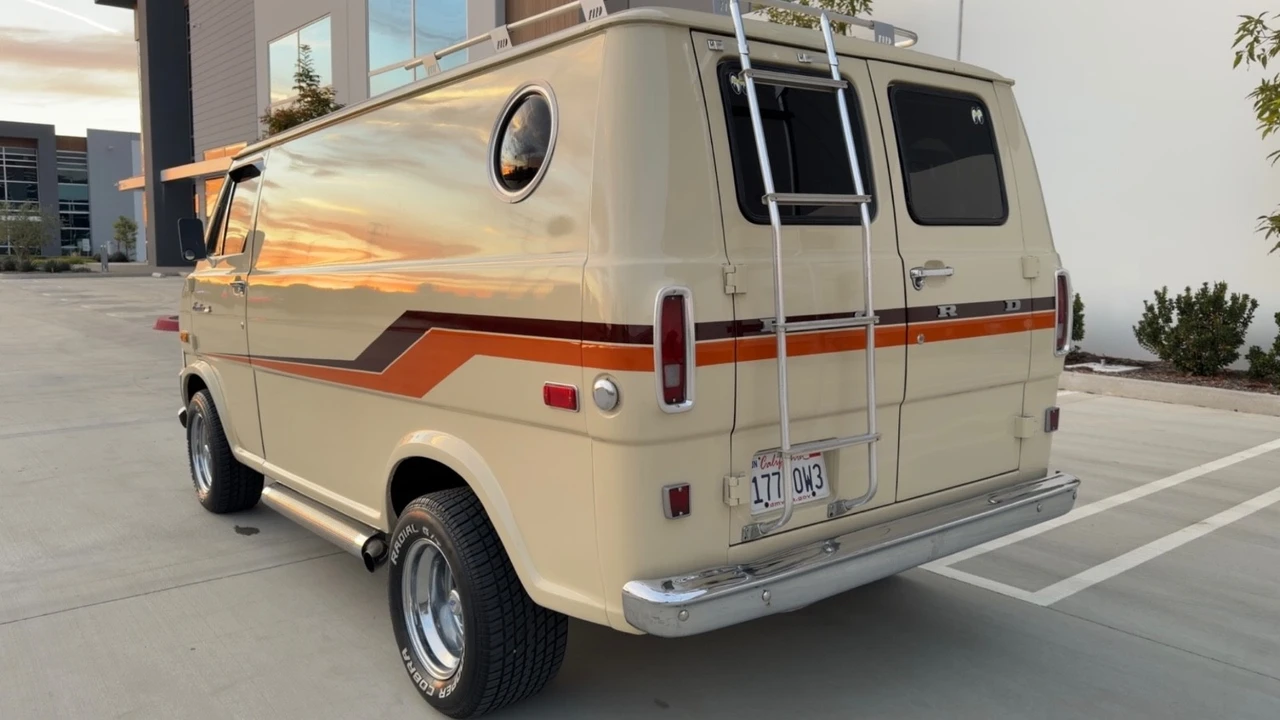 1973 Ford Econoline Van - Image 19 of 21