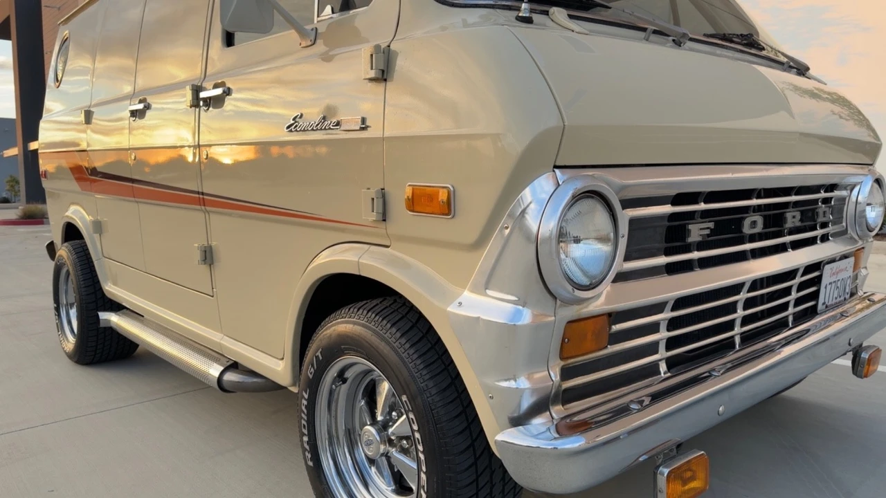 1973 Ford Econoline Van - Image 10 of 21