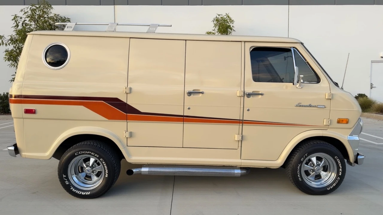 1973 Ford Econoline Van - Image 5 of 21