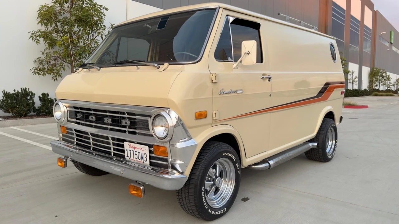 1973 Ford Econoline Van - Image 13 of 21