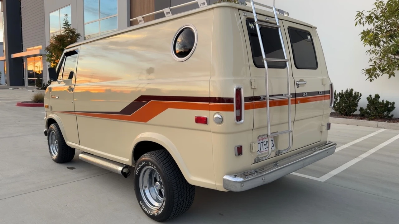 1973 Ford Econoline Van - Image 18 of 21