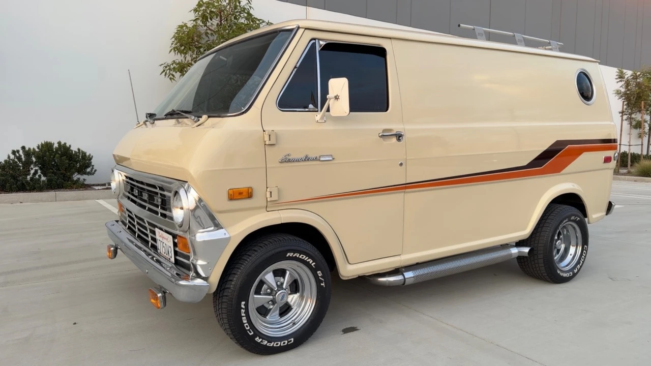 1973 Ford Econoline Van - Image 14 of 21