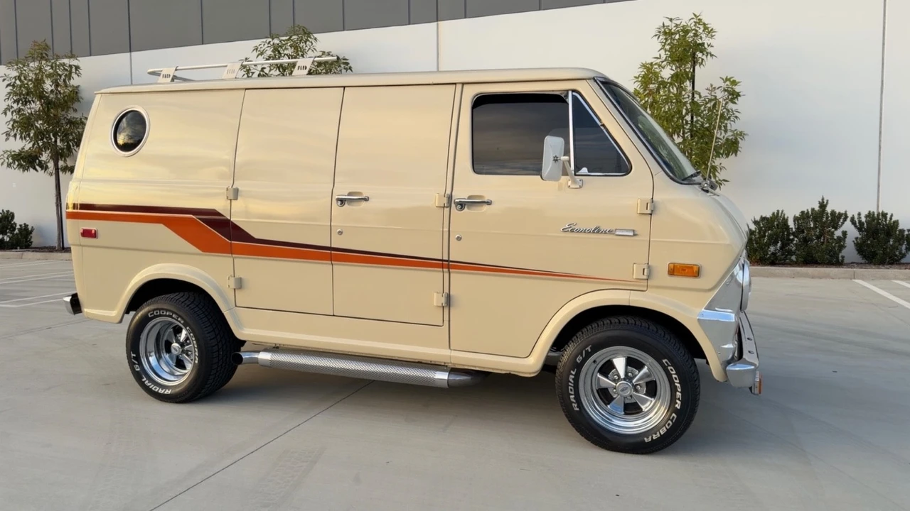 1973 Ford Econoline Van - Image 4 of 21