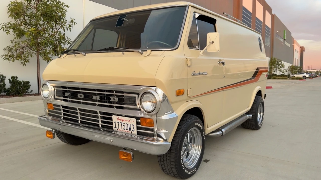 1973 Ford Econoline Van - Image 12 of 21
