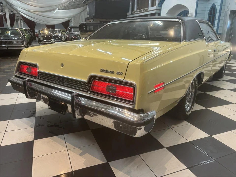1973 Ford Galaxie 4th Gen - Image 14 of 31